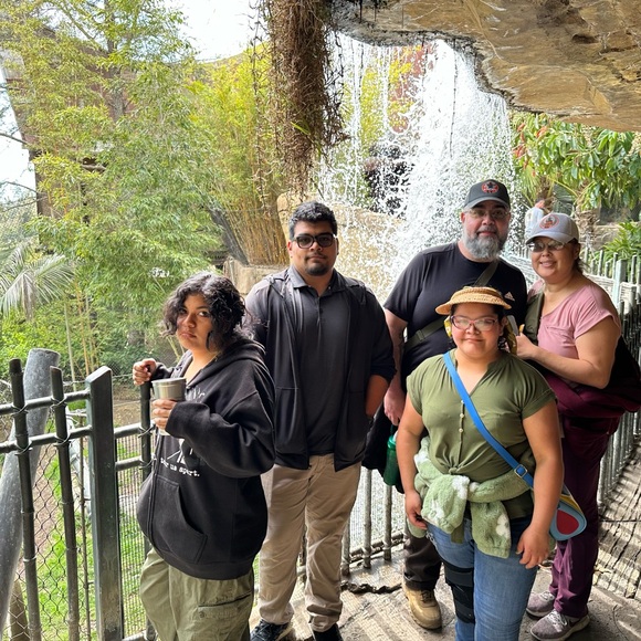 LIVE NOW! Like this listing to be notified when I go LIVE!!! - Picture 4 of 6